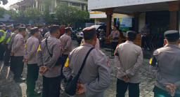 Kapolsek Dentim Pimpin Apel Jam Pimpinan, Tekankan Respons Cepat Layanan 110 dan Penguatan Disiplin Personel