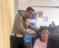 Pelayanan Humanis Satpas SIM Polresta Denpasar, Petugas Sigap Dampingi Pemohon Ujian Teori