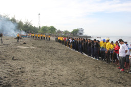 Polres Jembrana Pimpin Aksi Bersih Pantai Tanjung Cemara, Wujud Kepedulian Polri Terhadap Lingkungan Pesisir
