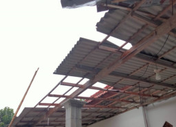 Angin Kencang Terjang Sampang, Belasan Rumah dan Fasilitas Umum Dilaporkan Rusak