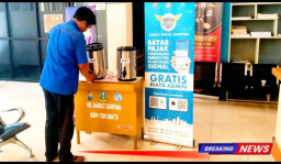 Samsat Polres Sampang Manjakan Wajib Pajak dengan Kopi dan Teh Gratis Setiap Hari