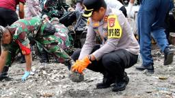 Kapolres Pelabuhan Tanjung Priok Pimpin Kerja Bakti Bersama TNI dan Stakeholder, Dukung Program Asri Presiden RI