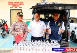Prestasi dan Penghargaan Tak Hentinya di Peroleh Satreskrim Polres Sampang, Gagalkan Penyelundupan Miras asal Bali