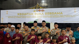 Kapolres Pelabuhan Tanjung Perak Gelar Buka Bersama dan Santunan Anak Yatim di Masjid Al Hidayah