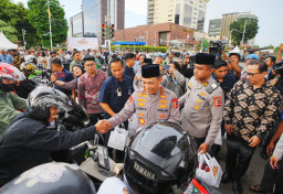 Bagikan Takjil dan Buka Puasa Bersama Bareng Insan Pers, Kapolri: Suara Media Suara Publik.