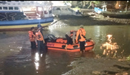 Bocah 8 Tahun Tenggelam di Sungai Tambaan Sampang, Tim SAR Gabungan Lakukan Pencarian Intensif