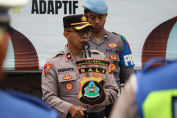 Wakapolres Bandara Ngurah Rai Pimpin Apel Pagi, Tekankan Disiplin dan Pelayanan Publik