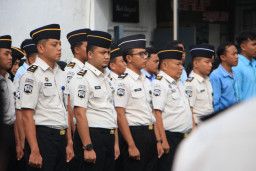 Perkuat Sinergi dan Waspada Dini, Kabag TU Pimpin Apel di Lapas I Madiun