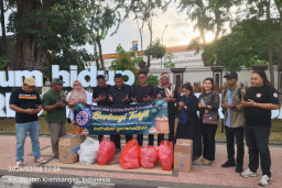 Tebar Kebaikan di Bulan Ramadan, Berita Cakrawala Bagikan Ratusan Takjil dan Gelar Buka Bersama