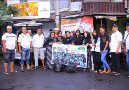Aba Niman dan SINTORA.NEWS Berbagi Berkah Ramadan: 500 Takjil, Santunan Yatim dan Sembako