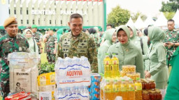 Pangdam Jaya Buka Bazar Murah, Salurkan Bingkisan Ramadhan untuk Prajurit dan Warakawuri.