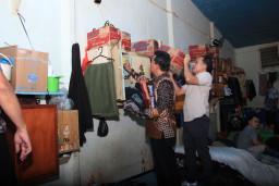 Pastikan Keamanan Jelang Lebaran, Kalapas I Madiun Pimpin Razia Blok Kamar Hunian Warga Binaan