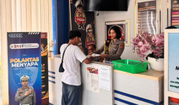 Personel Satpas SIM Polresta Denpasar Beri Pelayanan Humanis, Polantas Menyapa dan Permudah Masyarakat Urus SIM