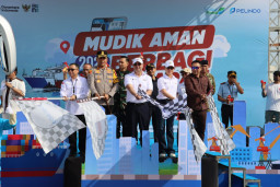 Kapolres Tanjung Priok Pimpin Pelayanan dan Pengamanan Pelepasan Mudik Gratis Pelindo Group 2026.