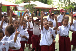 Sambut Hari Suci Nyepi, Danantara Indonesia dan PLN Salurkan 5.000 Paket Perlengkapan Sekolah ke Tiga Provinsi