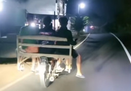 Nekat Live TikTok "Oleng" Berpenumpang 4 Orang, Lima Pemuda di Robatal Diamankan Polisi