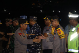 Kapolres Bandara Ngurah Rai Dampingi Kapolda Bali Sambut  Kedatangan Kapolri di Bali