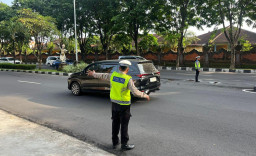 Sat Lantas Polres Bandara Ngurah Rai Intensifkan Pengaturan Lalin, Arus Kendaraan Terjaga Lancar