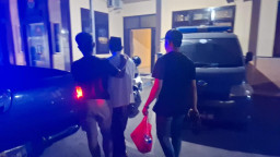 Gara-Gara Ditanya Soal Masalah Pribadi, Pria di Sampang Tega Bacok Tetangganya Menggunakan Kapak