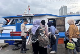 Polres Tanjung Priok, Pengamanan dan Pelayanan Wisatawan di Dermaga Kali Adem Berjalan Lancar dan Kondusif.