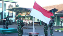 Kodim Gianyar Perkuat Disiplin Prajurit dan PNS Melalui Upacara Pengibaran Bendera Rutin