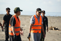 Sinergi Tanpa Batas, Letkol Inf S.Y Gafur Thalib Komandoi Aksi Bersih Pantai di Jembrana