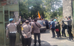 Pengamanan Aksi Damai Bali Darurat Sampah Polresta Denpasar Siagakan Ratusan Personel