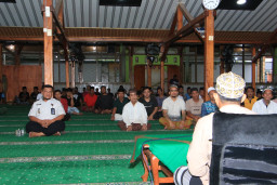 Pembinaan Rohani Berjalan Optimal, Pengajian Rutin Lapas I Madiun Hadirkan Ustadz Haidar dari Ponpes Roudotul Qur’an