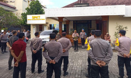 Kapolsek Dentim Pimpin Apel Jam Pimpinan, Tekankan Disiplin dan Respons Cepat Layanan 110