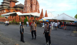 Ribuan Umat Ikuti Ibadah Kamis Putih, Polsek Dentim Laksanakan Pengamanan di Sejumlah Gereja