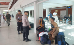 Perkuat Kamtibmas, Polres Bandara Ngurah Rai Laksanakan Patroli Humanis di Terminal Domestik