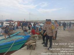 Pengamanan Akses Wisata Kepulauan Seribu di Dermaga Muara Angke Berjalan Aman.