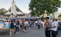 Polres Bandara Ngurah Rai Amankan Ibadah Paskah di Gereja GPIB Ekklesia
