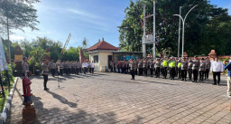 Wakapolres Bandara Ngurah Rai Tekankan Disiplin dan Pelayanan Prima Saat Apel Pagi Jampimpinan