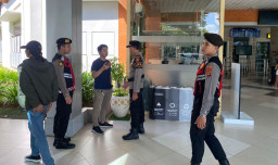Patroli Humanis di Terminal Domestik Bandara Ngurah Rai, Polisi Sampaikan Imbauan Kamtibmas
