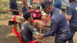 Polres Jembrana Hadir untuk Masyarakat, Sidokkes Berikan Layanan Kesehatan Gratis bagi Korban Banjir
