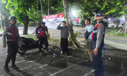 Polisi Patroli Malam, Jaga Keamanan Tempat Ibadah di Sekitar Bandara Ngurah Rai