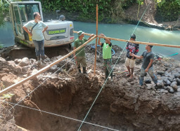 Kodim 1617/Jembrana Bangun Jembatan Gantung 85 Meter untuk Warga Mendoyo