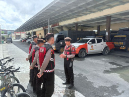 Polisi Menyapa: Lewat Pedal Sepeda, Polres Sampang Tebar Kebaikan di Sudut Kota
