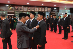 Momen Hari Buruh, 8 Insan PLN Terima Tanda Kehormatan dari Presiden RI