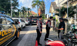 Hadirkan Rasa Nyaman, Polres Bandara I Gusti Ngurah Rai Amankan Ibadah Minggu di Gereja Ekklesia