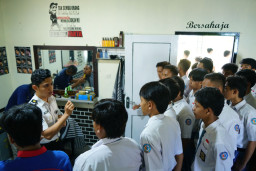 Lapas Narkotika Pamekasan Jadi Tempat Edukasi, Siswa SMKN 2 Antusias Ikuti Study Lapangan