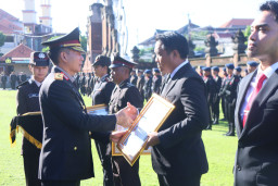 Polda Bali Berikan Penghargaan Kepada Anggota Dan Satuan Kerja Yang Berprestasi