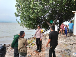 Polsek Kenjeran Perketat Patroli Pesisir Kenjeran, Warga Diminta Waspadai Cuaca Ekstrem dan Banjir Rob