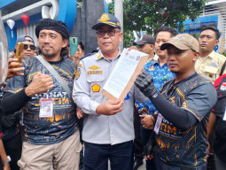 Dari Surabaya untuk Indonesia, Demo Ojol 16 Kota Desak RUU Transportasi Online