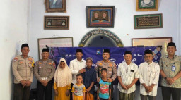 Polantas Menyapa, Satlantas Polres Bangkalan Tebar Kepedulian dalam Jumat Berkah di Musholla Alfatih