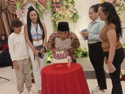 Ketua Umum KWI Komunitas Wartawan Indonesia Umar Hayat Hadiri Perayaan Ulang Tahun ke-59 Bapak Sugeng Herminanto