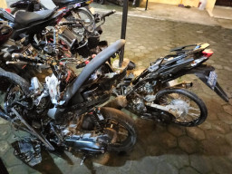 Diduga Balap Liar, Dua Pemuda di Banyuates Luka Berat Usai Hantam Sedan Merah