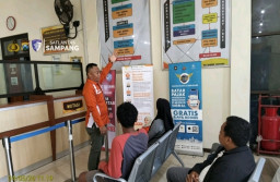 Terapkan Layanan 5S, Samsat Polres Sampang Manjakan Wajib Pajak dengan Kopi dan Teh Gratis