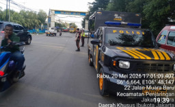 Unit Lantas dan Sabhara Polsek Kawasan Muara Baru Intensifkan Pengaturan Lalu Lintas Sore Hari di Kawasan PPS Nizam Zach